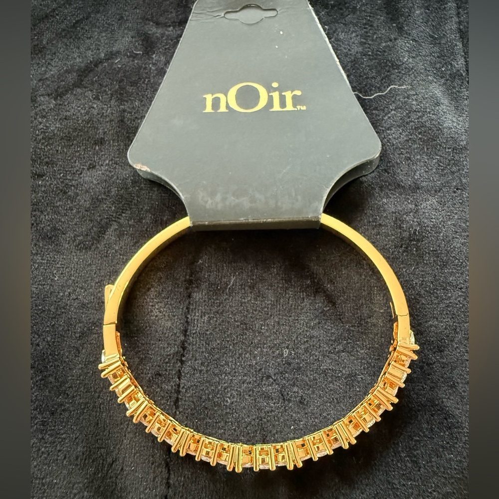 NEW! nOir Gold and Crystal Bracelet - Picture 4 of 8